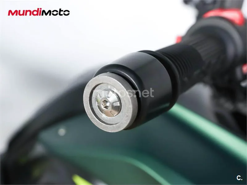 Benelli TRK 702 – Vista 25