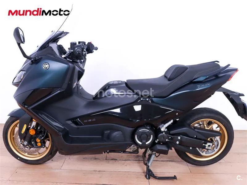 Yamaha TMAX – Vista 6