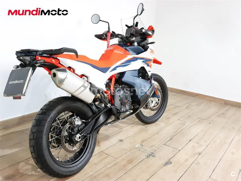 KTM 890 – Vista 3