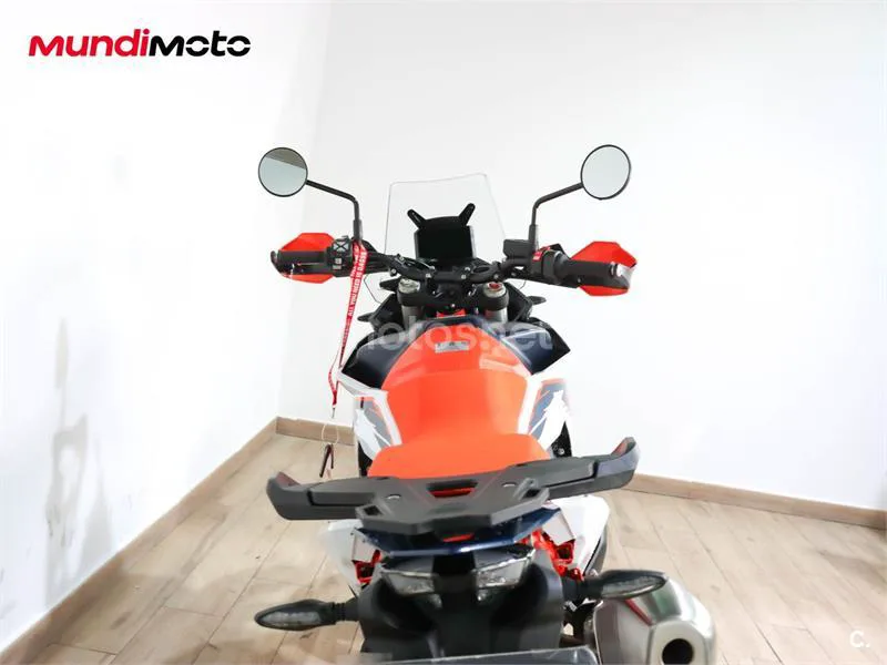 KTM 890 – Vista 4