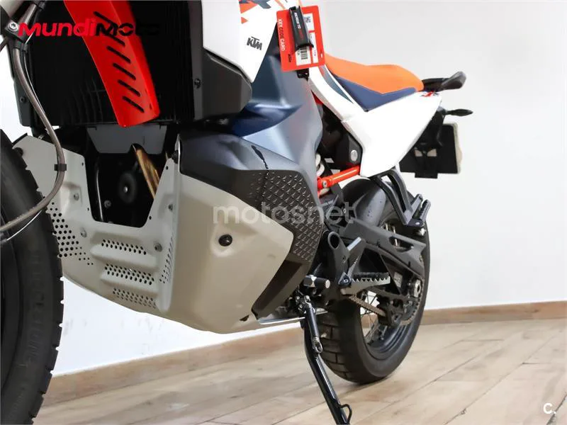 KTM 890 – Vista 10