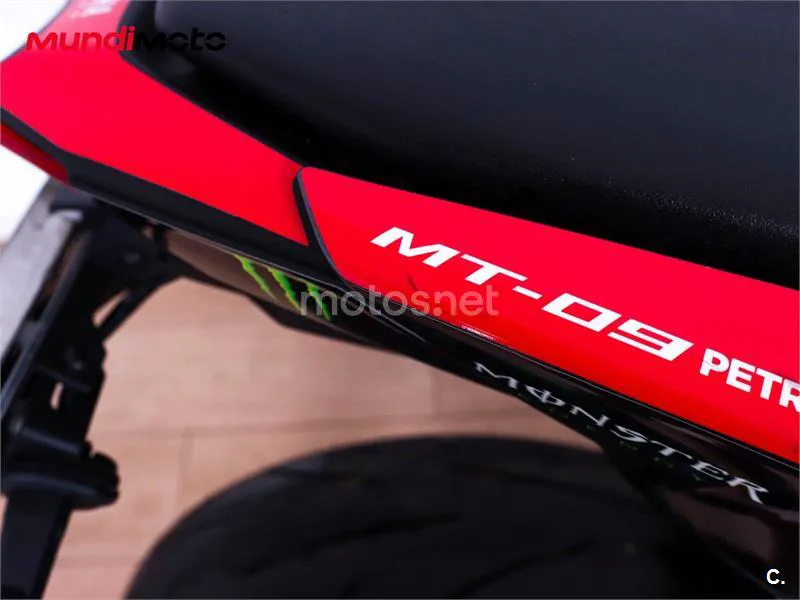 Yamaha MT-09 – Vista 15