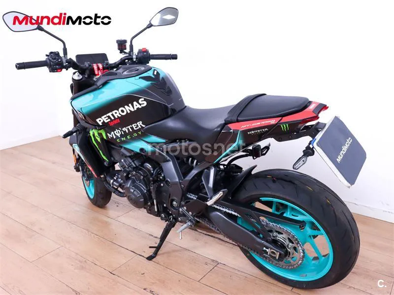 Yamaha MT-09 – Vista 8