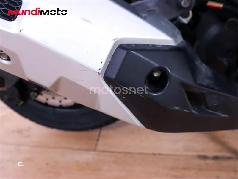 Kymco DTX 125 – Vista 14