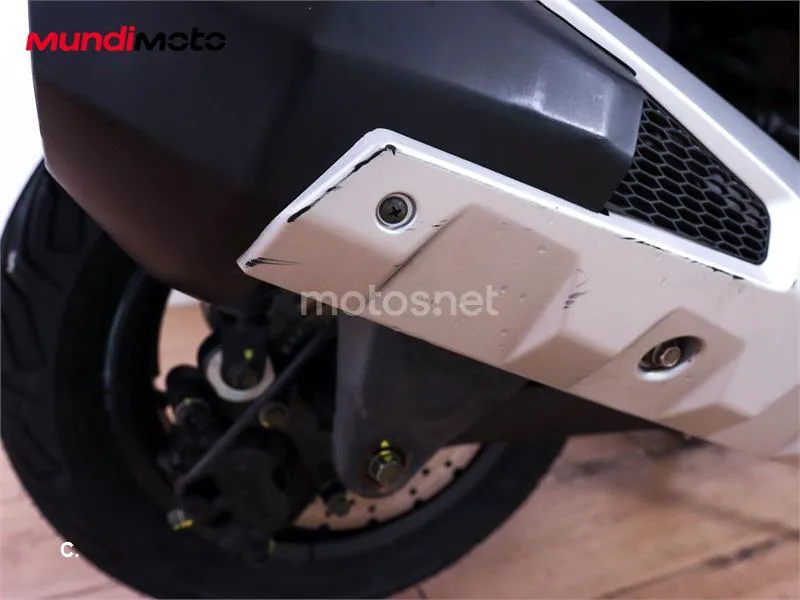 Kymco DTX 125 – Vista 26