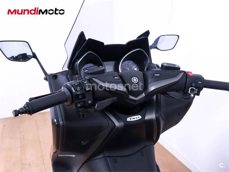 Yamaha TMAX 560 – Vista 11