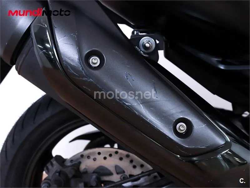 Yamaha TMAX 560 – Vista 14