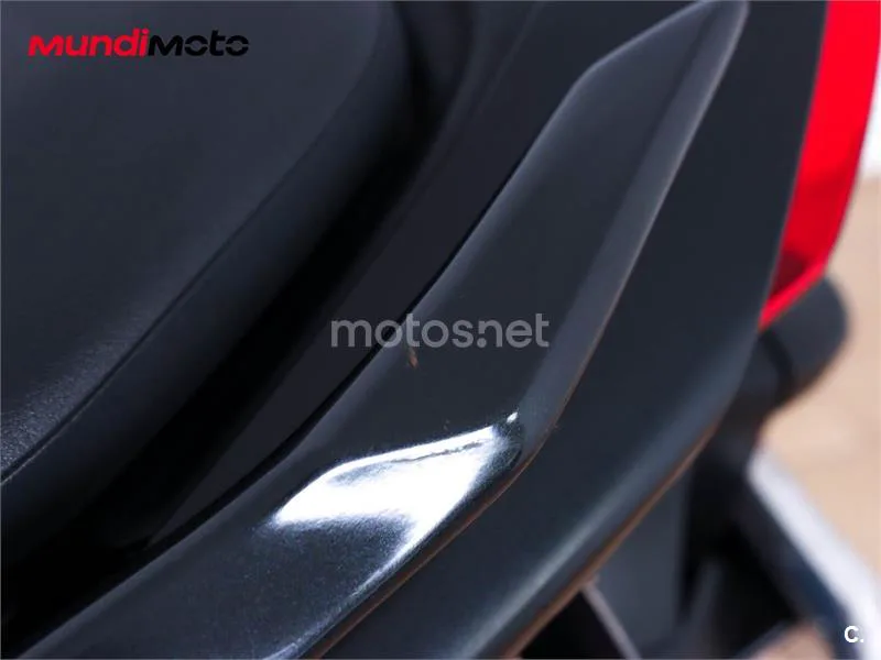 Yamaha TMAX 560 – Vista 19