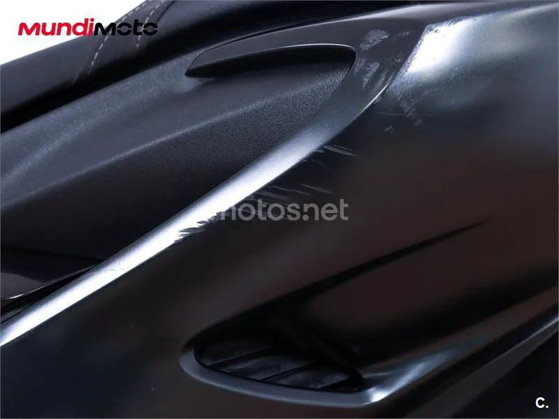 Yamaha TMAX 560 – Vista 20