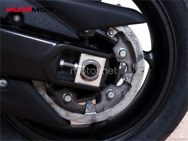 Yamaha TMAX 560 – Vista 21