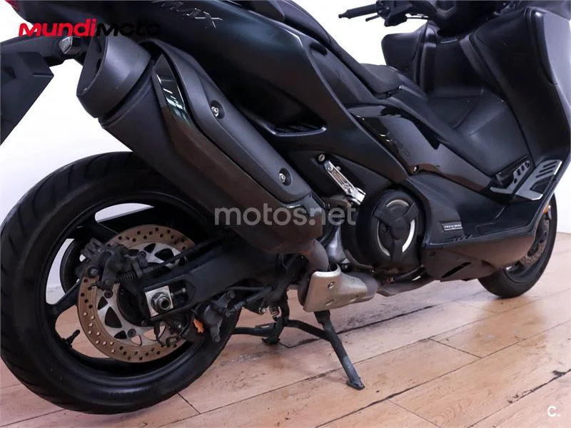 Yamaha TMAX 560 – Vista 4