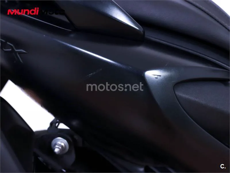 Yamaha TMAX 560 – Vista 32
