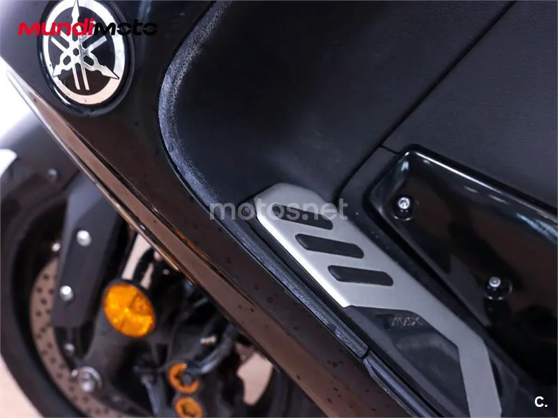 Yamaha TMAX 560 – Vista 52