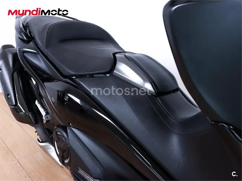 Yamaha TMAX 560 – Vista 60