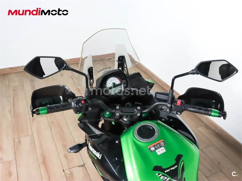Kawasaki Versys – Vista 11