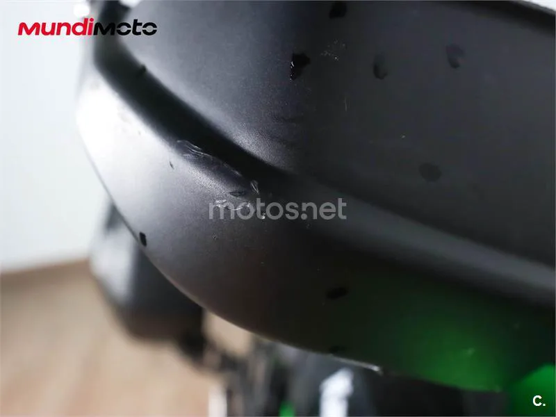 Kawasaki Versys – Vista 14