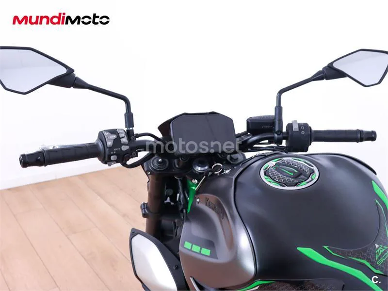 Kawasaki Z900 – Vista 11