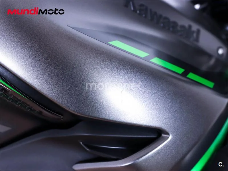 Kawasaki Z900 – Vista 13