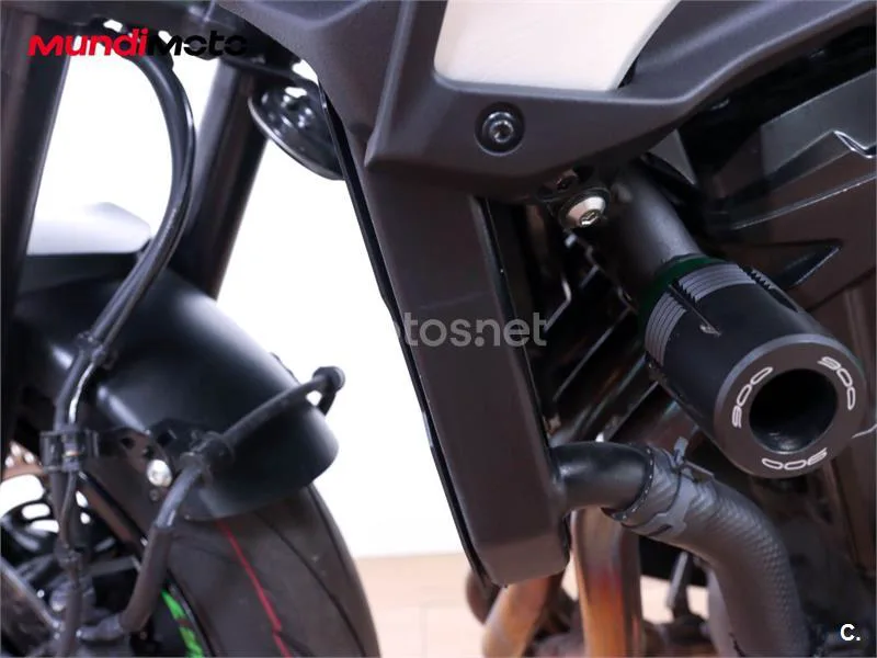 Kawasaki Z900 – Vista 15