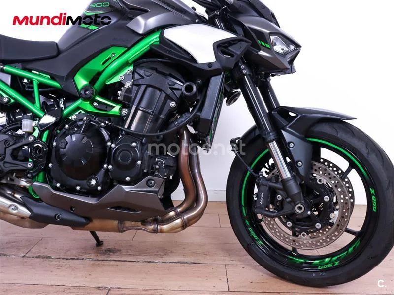 Kawasaki Z900 – Vista 16