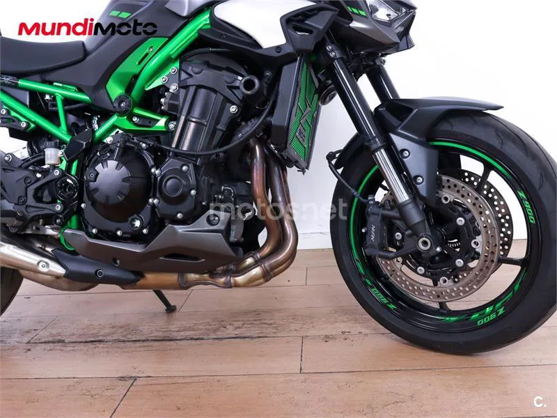 Kawasaki Z900 – Vista 18