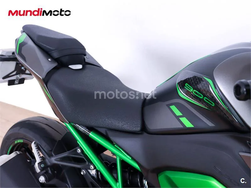 Kawasaki Z900 – Vista 19