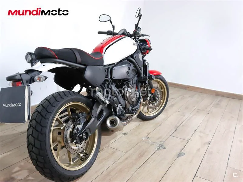 Yamaha XSR 700 – Vista 3