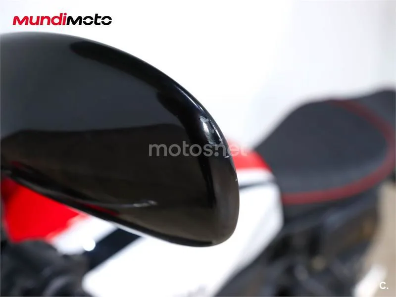 Yamaha XSR 700 – Vista 25