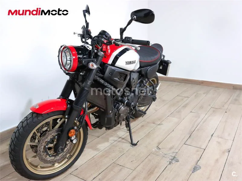 Yamaha XSR 700 – Vista 7