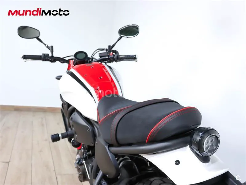Yamaha XSR 700 – Vista 9