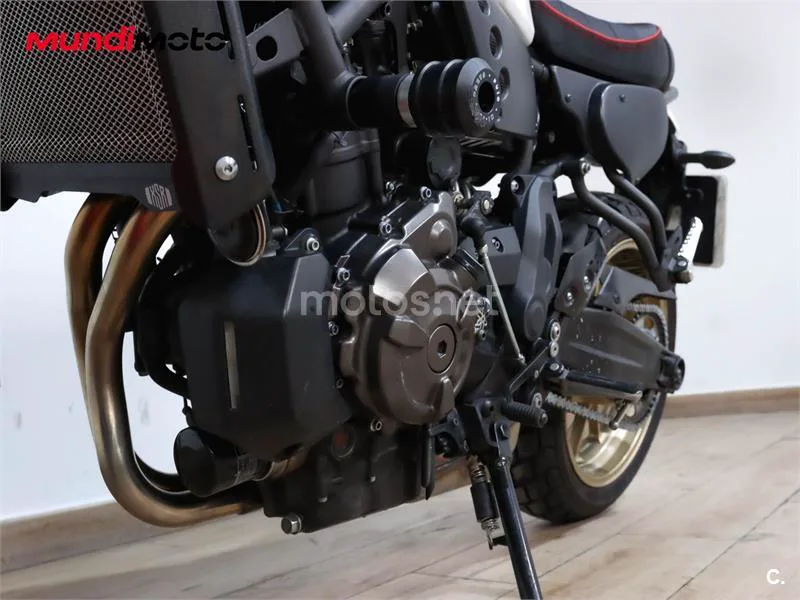 Yamaha XSR 700 – Vista 10