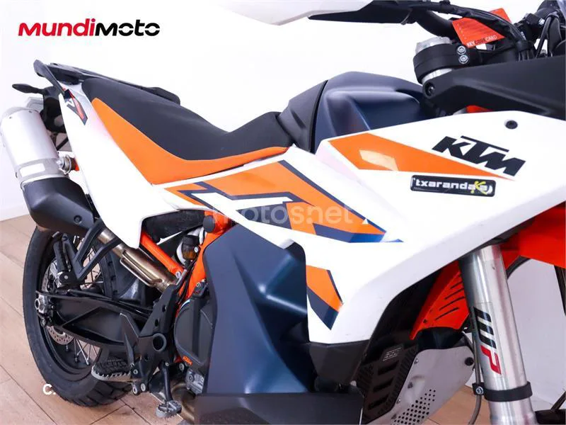 KTM 890 – Vista 18