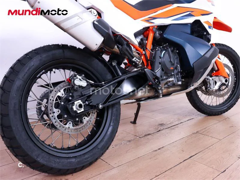 KTM 890 – Vista 4