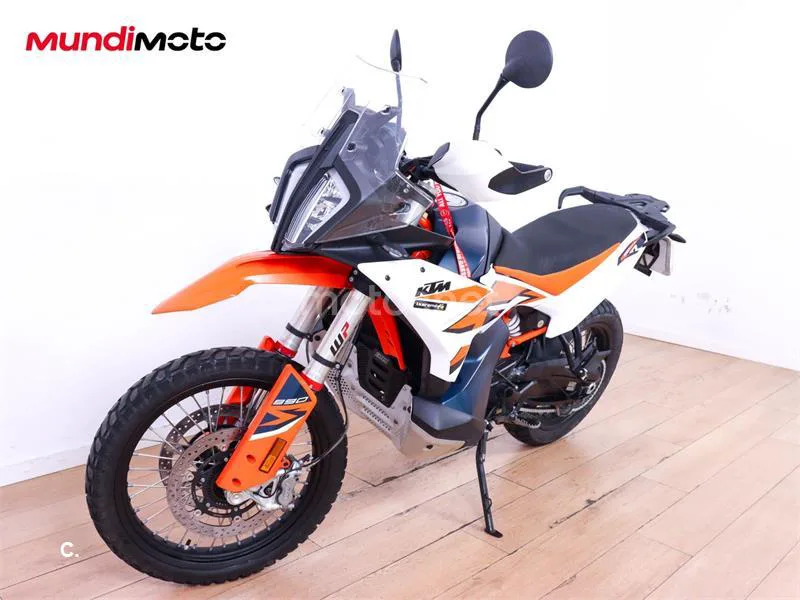 KTM 890 – Vista 7