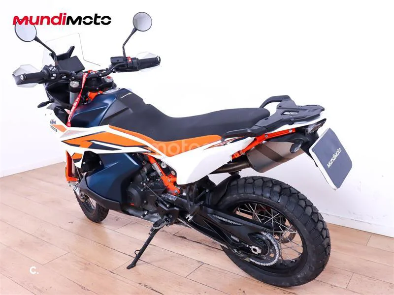 KTM 890 – Vista 8