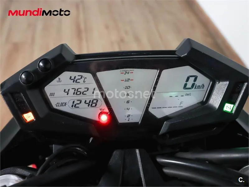 Kawasaki Z800 – Vista 12