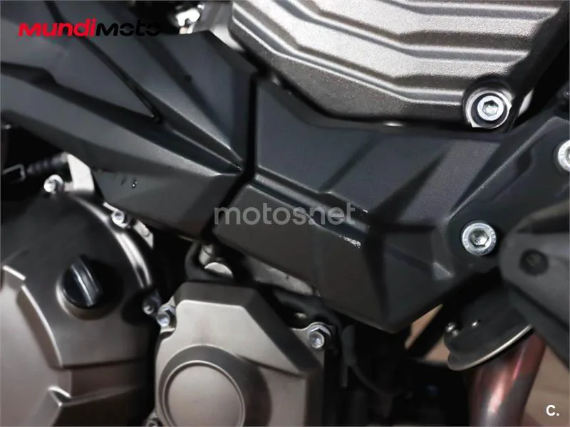 Kawasaki Z800 – Vista 36