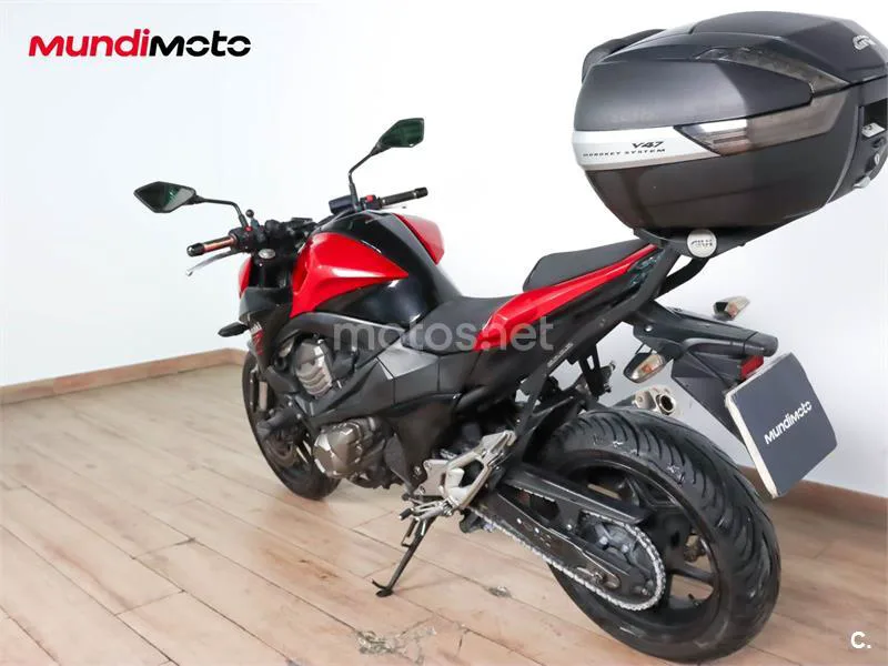 Kawasaki Z800 – Vista 8