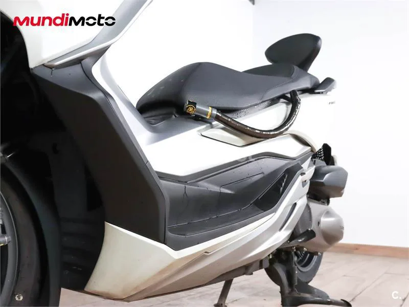 Honda Forza – Vista 10