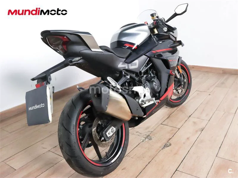 CFMOTO 250NK – Vista 3