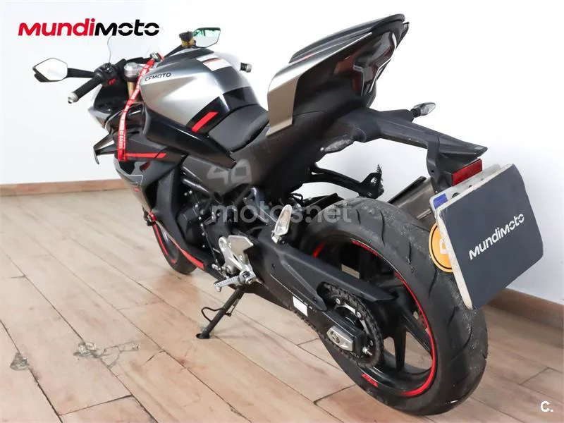 CFMOTO 250NK – Vista 8