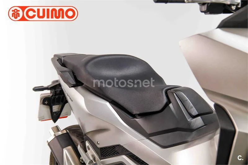 Honda Forza 750 – Vista 12