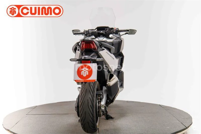 Honda Forza 750 – Vista 5