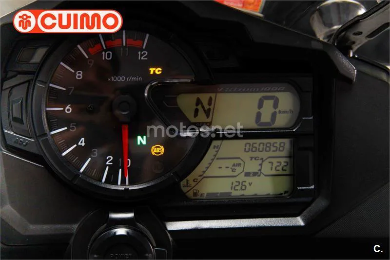 Suzuki V-Strom 1000 – Vista 24
