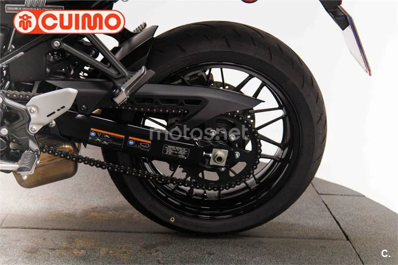 Kawasaki Z900 RS – Vista 18
