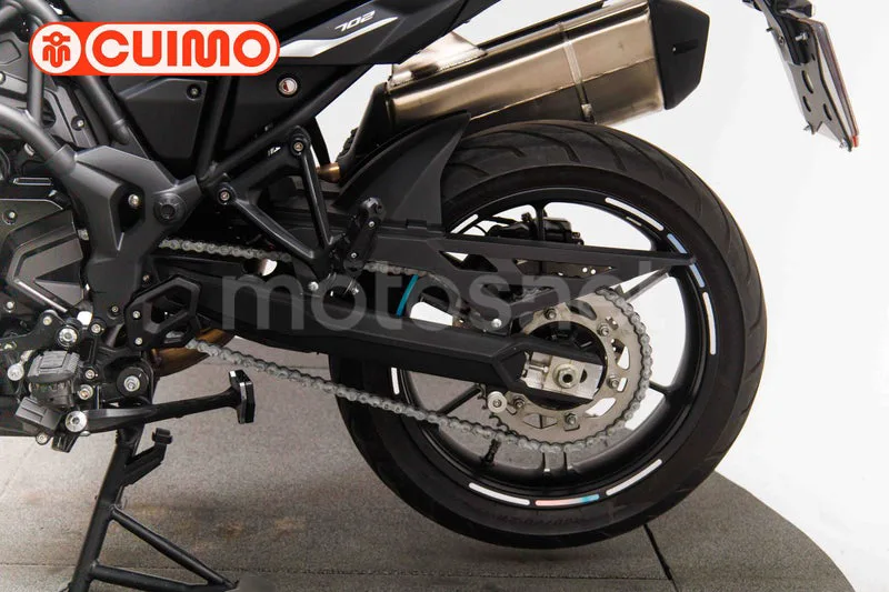 Benelli TRK 702 – Vista 25