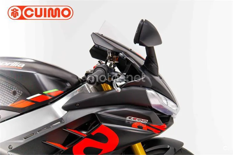 Aprilia RSV4 – Vista 17