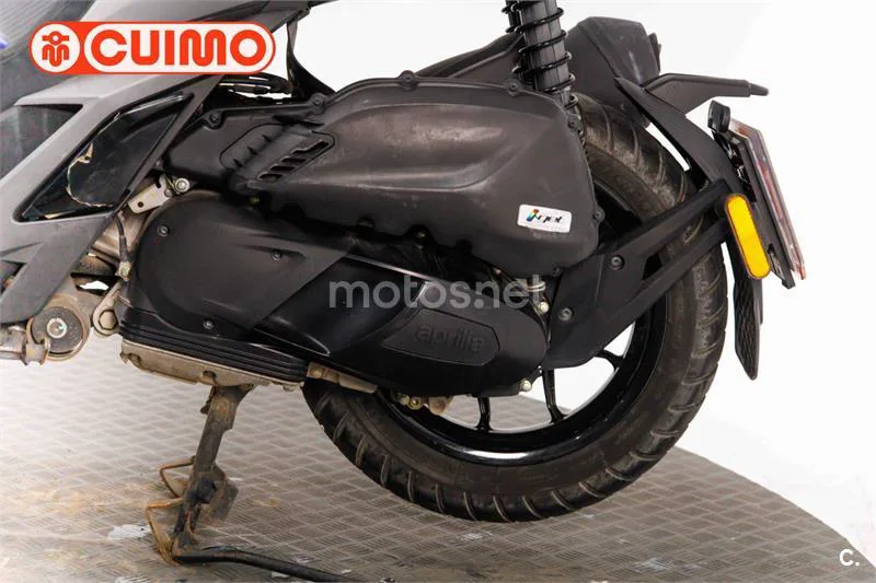 Aprilia SR GT 125 – Vista 18