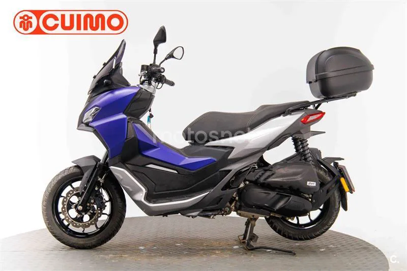 Aprilia SR GT 125 – Vista 8