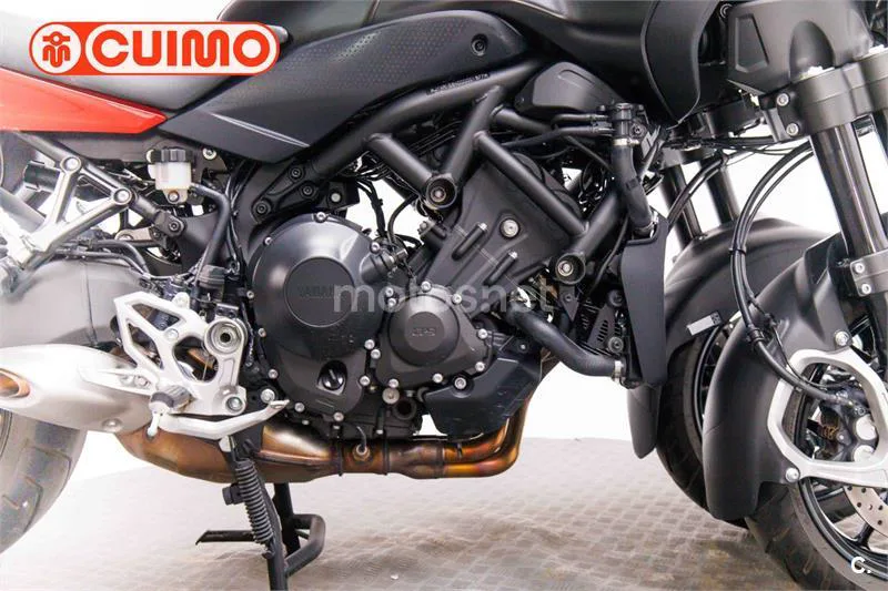 Yamaha Niken – Vista 13